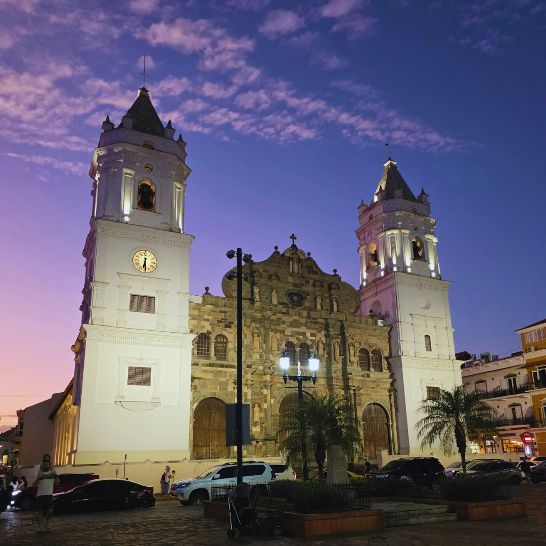 TOUR NOCTURNO EN PANAMÁ | 4 HORAS | 4 ATRACTIVOS CLAVE
